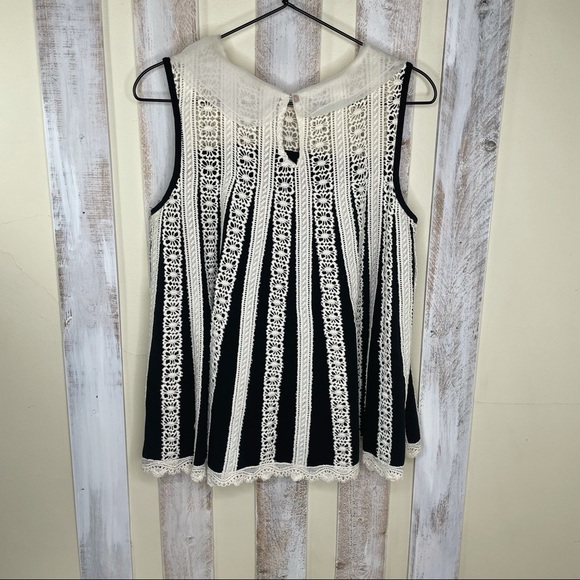 Anthro Lili’s Closet Lattice Line Lace Swing Top - Picture 4 of 8
